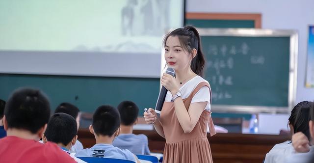 教师|大学里女生后悔报考的专业,师范类榜上有名,榜首专业难寻另一半