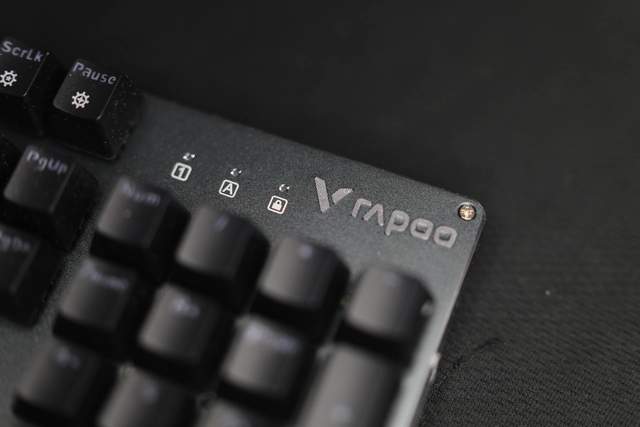 哪吒s|键盘脏了不要担心，用水冲完立即可用，雷柏V520RGB合金版