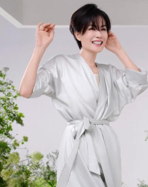 万茜|万茜王菲代言内衣 一个干净一个英气 李小冉林志玲的性感在她们面前像庸脂俗粉