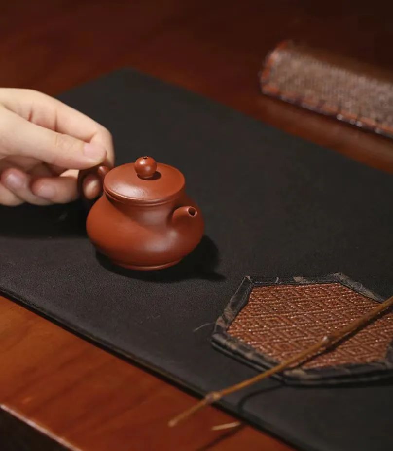 小品|朱泥小品壶,壶中“奢侈品”