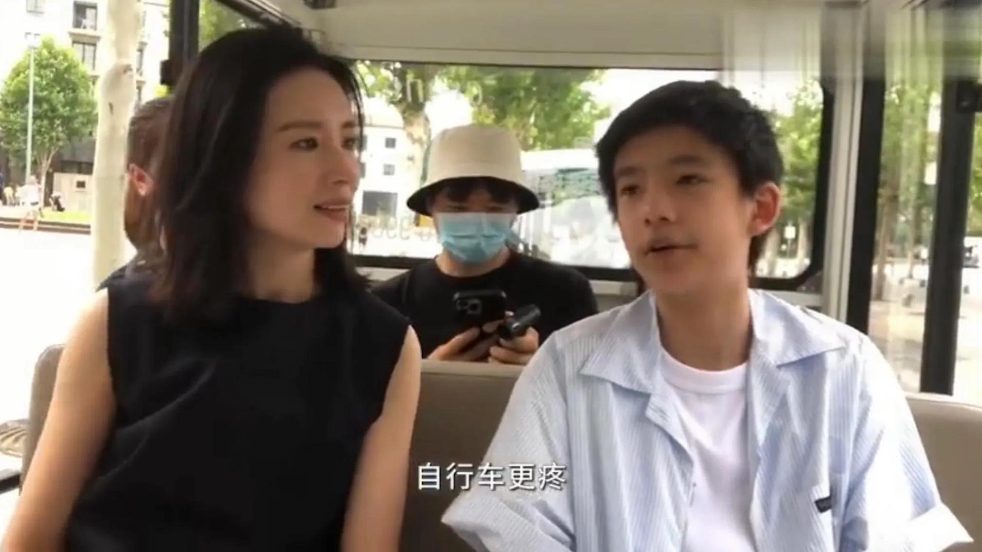 董洁 董洁母子日常互动曝光，13岁顶顶性格开朗聊不停，想做杀马特发型