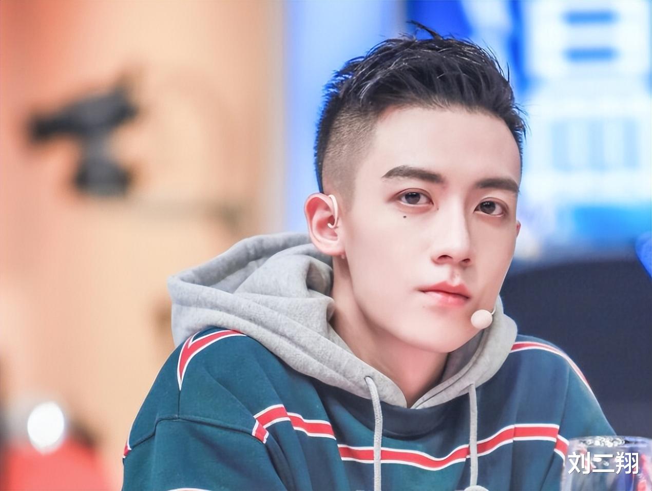 谷嘉诚|抠到装睡逃房费，分手顺走半块香皂的谷嘉诚，这些年赚的钱去哪了