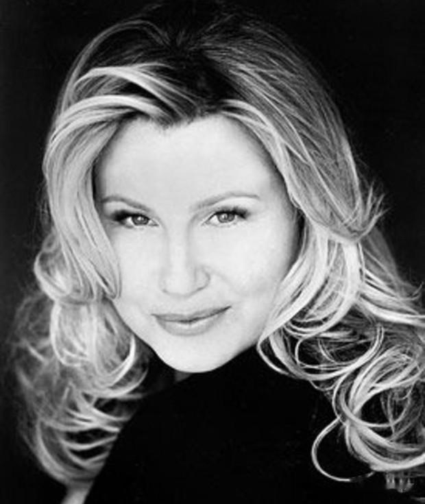 肖战|豆瓣8.0分!最被低估的喜剧天才,终于借《白莲花度假村》正名!