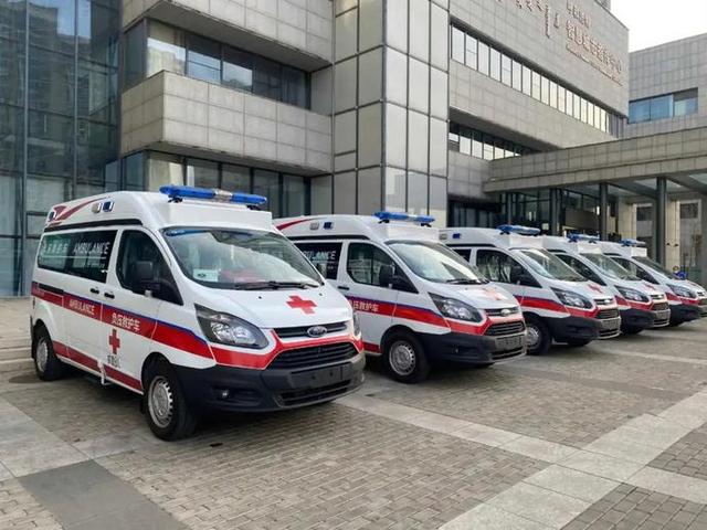 Apple Watch|交付使用！中国红基会携手美团向内蒙古捐赠5辆负压救护车