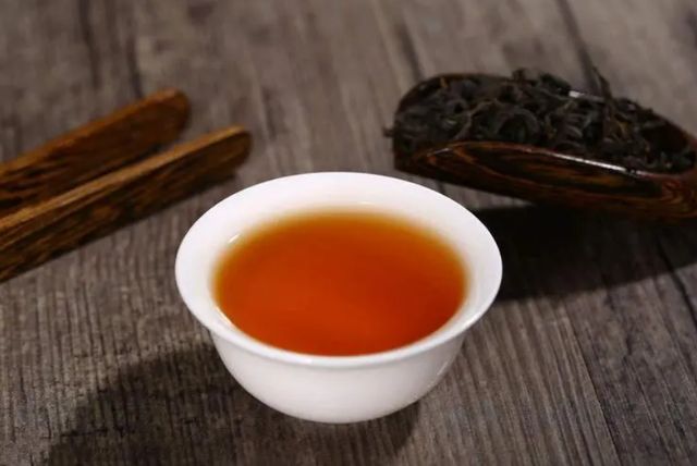 茶叶|比“土坑酸菜”还要坑?提醒:这4种茶叶不要再喝了,否则会伤身