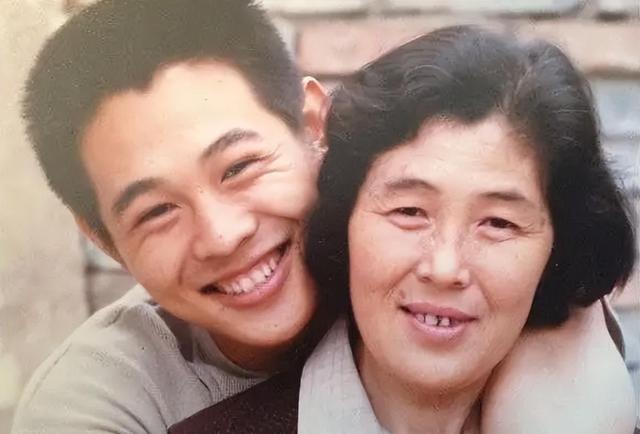 李连杰|李连杰大女儿李思:异母妹妹喜欢娱乐圈,她更喜欢过普通生活