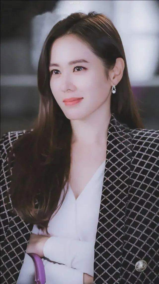 孙艺珍|气质女神，26岁成影后，40岁嫁初恋，今提前生子，儿子颜值受期待