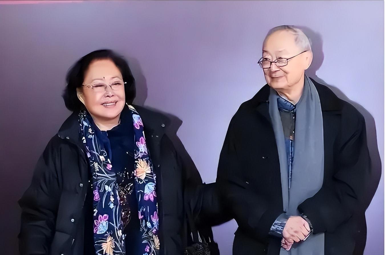 周延|陈亮声逝世,遗孀斯琴高娃含泪追忆亡夫:最爱我的那个人去了天堂