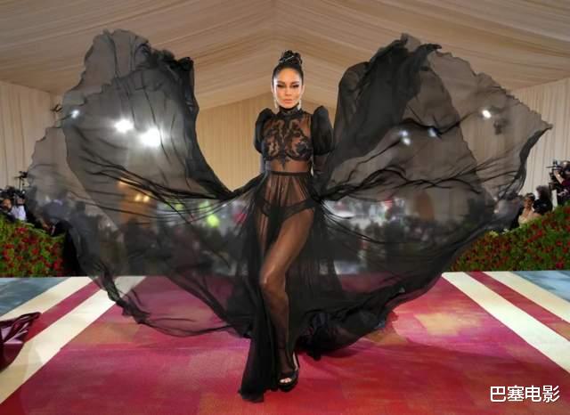 鞠婧祎|一年一度Met Gala又来刺眼，丑不过来了，国外明星都太会整妖蛾子