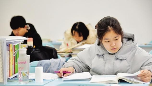 |“不用笔试”,下半年“事业编”迎来扩招,研究生:幸福说来就来