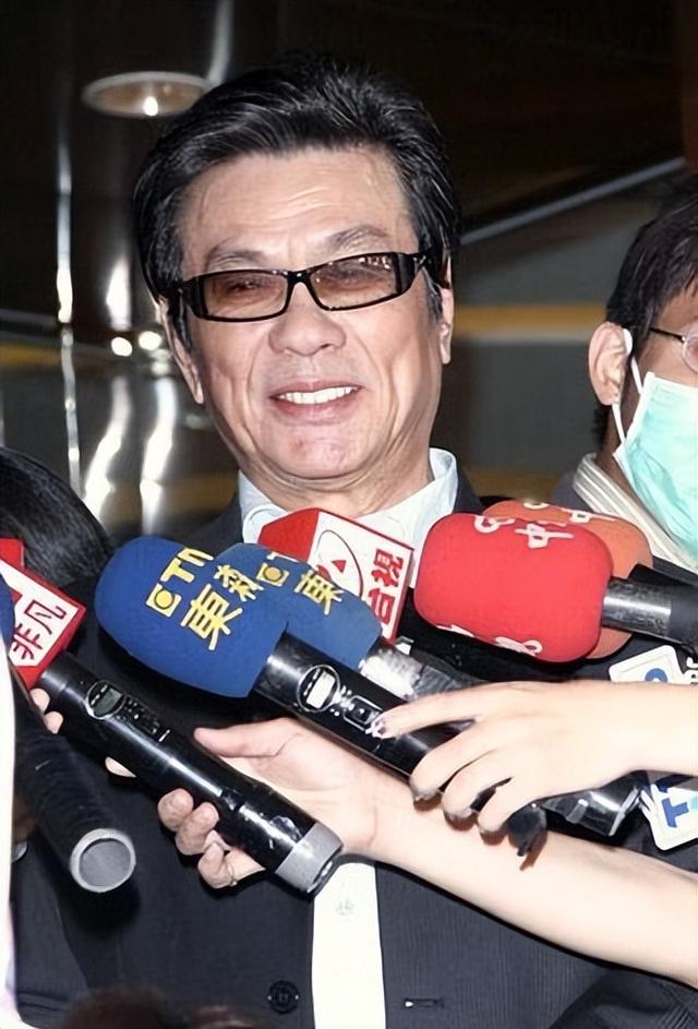 许雅钧|\拿捏S家\许雅钧:家暴小S常驻夜店约辣妹,背景成迷让徐家忌惮