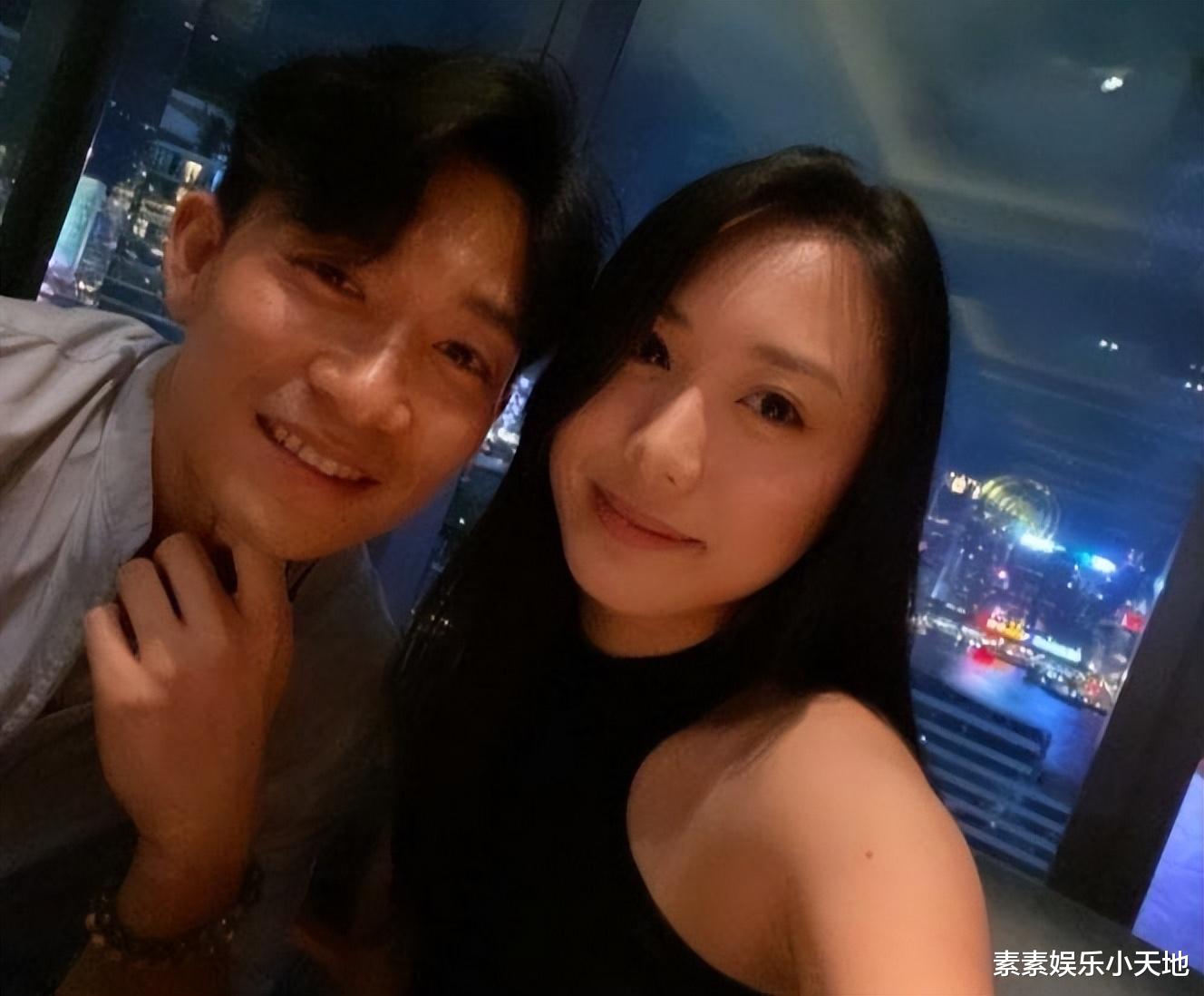 李丽珍|56岁李丽珍近照曝光:带25岁女儿罕见出镜,母女高颜值似姐妹
