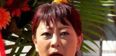 杨蕾|小品女王杨蕾被婚变毁掉的10年:因气得病面部发黑,整日靠酒麻痹