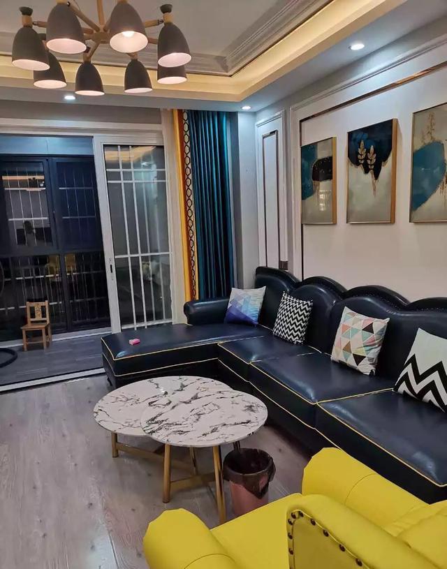 130平米的三房,现代简约风格真美,亲朋过来没有谁不夸好看