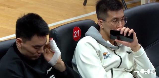 辽宁男篮|辽宁队2节轰55分！李春江暴怒吃T，张镇麟连续暴扣，杨鸣笑了