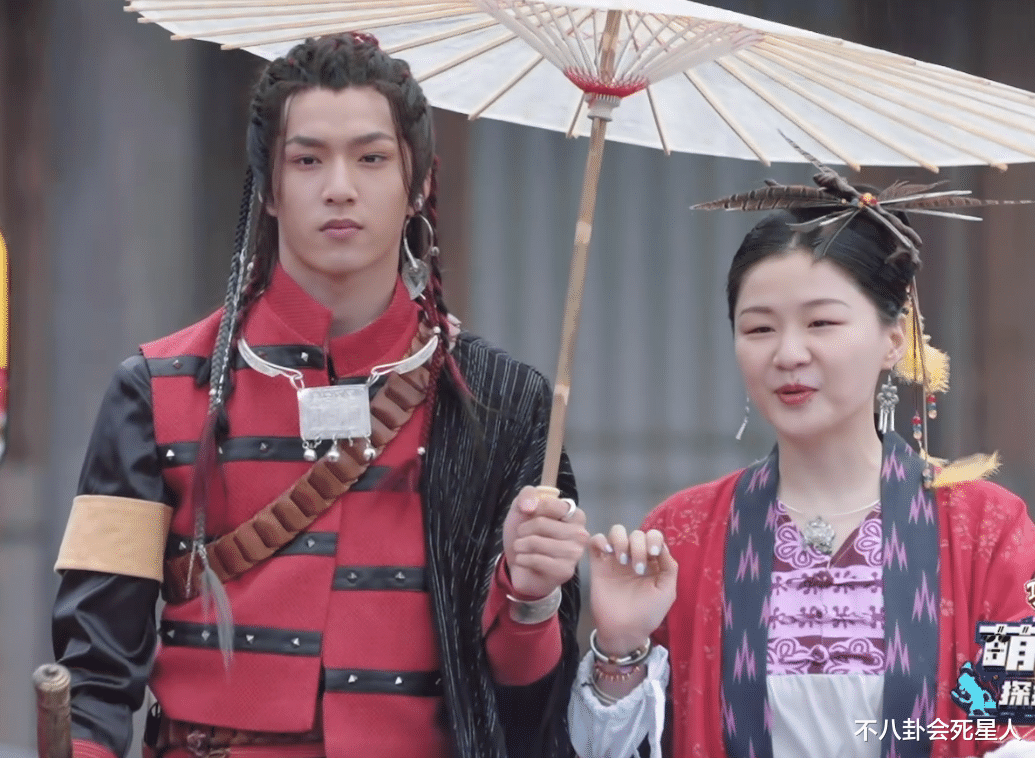 吴彤|娱乐圈明星,正在靠“贩卖情怀”赚得盆满钵满