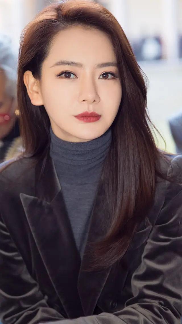 戚薇|戚薇：读书时情书收到手软，本以为是太自恋，看完旧照，惊艳了