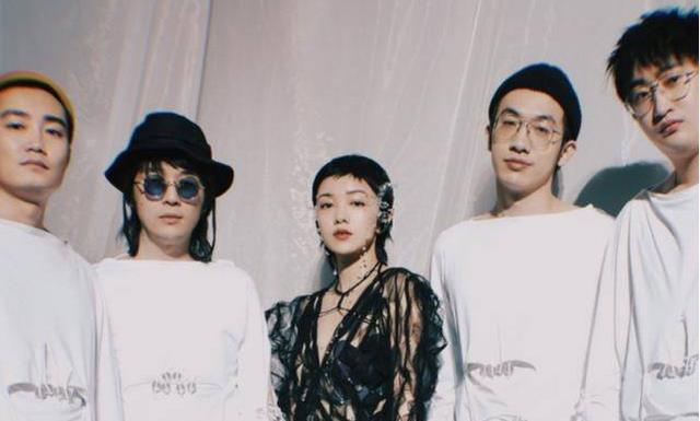 李易峰|“女神”郭采洁:隐婚音乐浪子,狂砸亿元为他买房开公司!