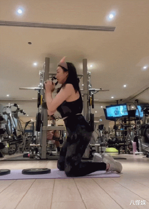 钟丽缇|钟丽缇分享健身动态，婆婆变铁粉留言夸赞，婆媳相差十岁似闺蜜