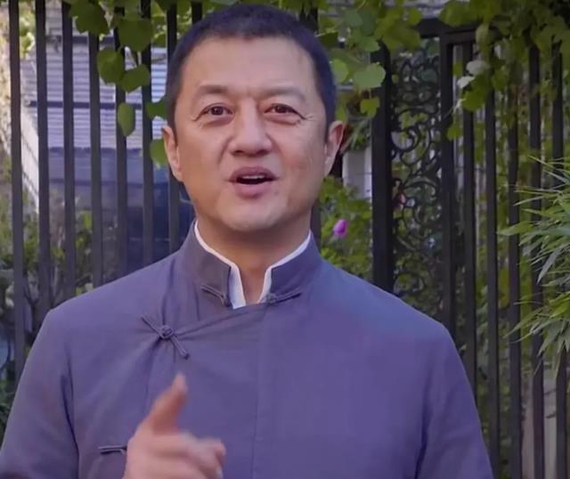 李亚鹏|李亚鹏拍了一个视频拜访茶仆,被网友嘲笑:这创意还能登上热搜
