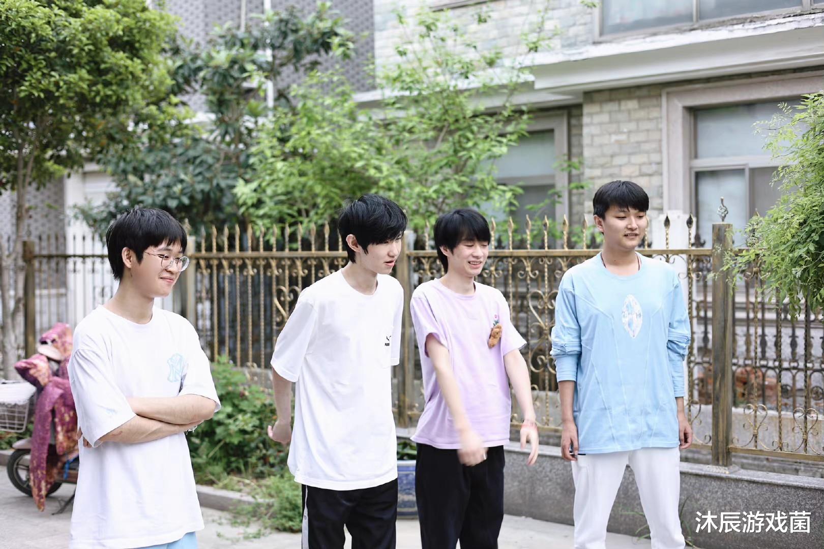 教练|AG教练瓜：张角月光重聚，主教练换成Vv执教，其他人还是一样的配方