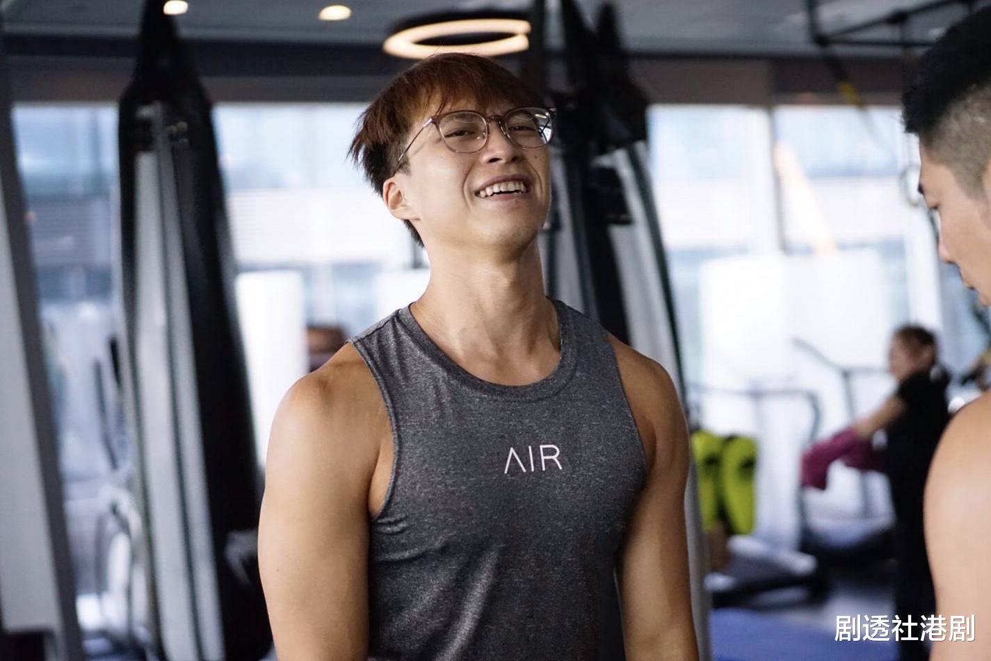 吴业坤|又走一个！TVB“绯闻王”约满离巢，演技和外形备受外界吐槽