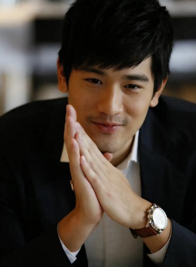 李小龙|巅峰时去世的6位男星，国内外都有，最小才31岁