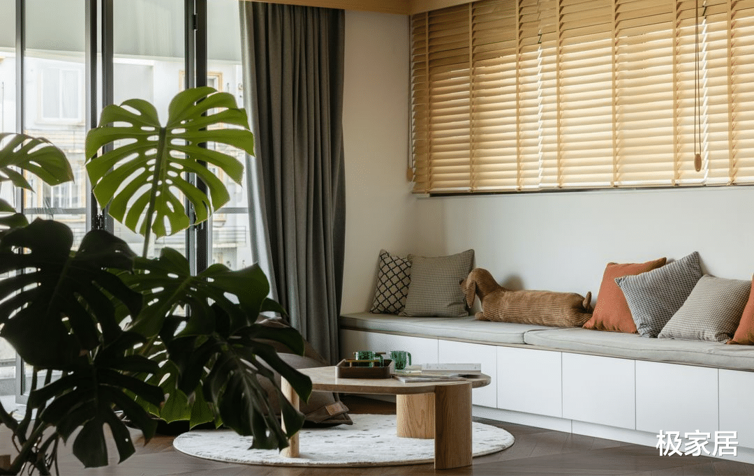 三代同堂的家，通过冷暖色调的运用，创造6个人的完美生活空间