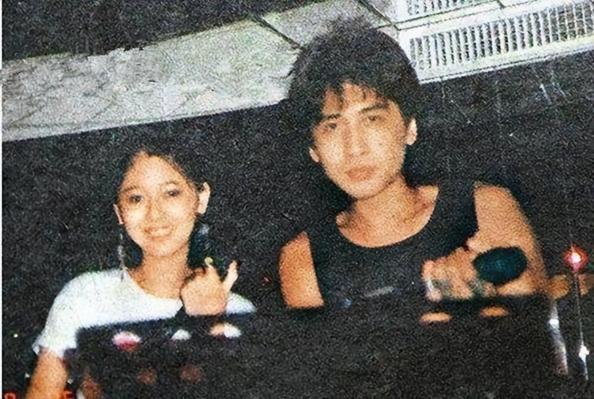 齐秦|62岁齐秦长居内地曝近况！频频接廉价商演捞金，穿破洞裤挺大肚腩