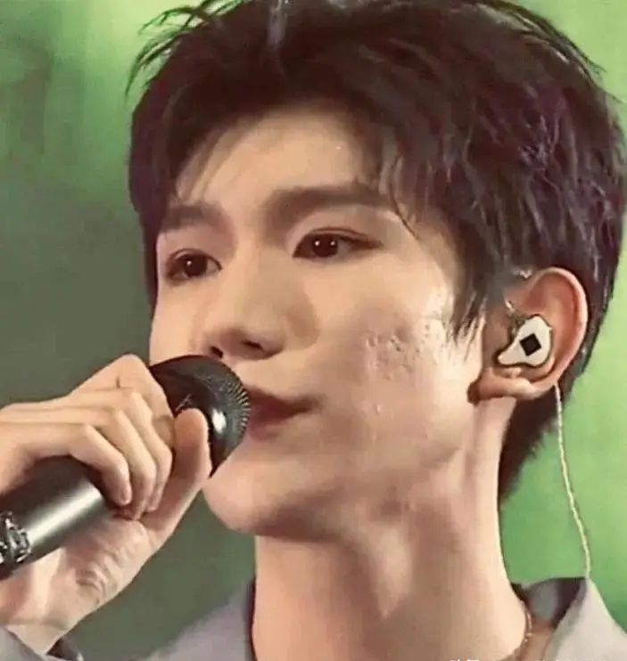 明星|精修图一个比一个美,离开百万精修师后,这些明星的脸一言难尽