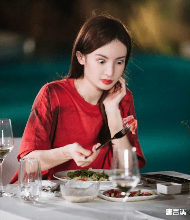 马思纯|瘦成“排骨”真好看吗？她们同框相对比时，丰腴美人的优势就出来