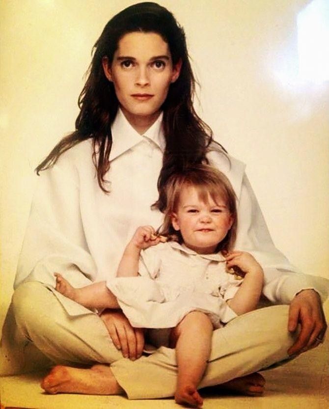 斯宾塞|戴安娜娘家人的奇葩事：弟弟离婚上瘾，90后漂亮侄女嫁大32岁老头