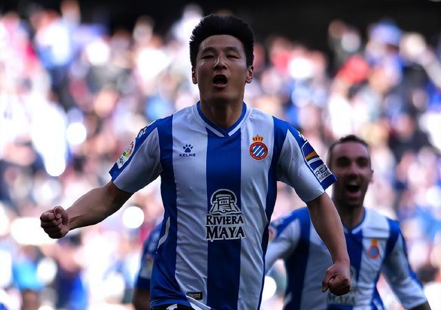 武磊|1-0！武磊绝杀梦回亚洲之巅，2年进1球，比肩孙兴慜帽子戏法！