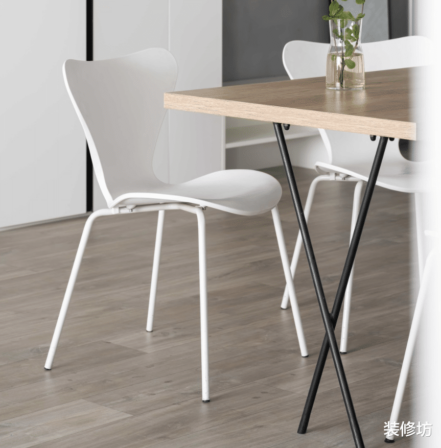 200平方米江景房,家里还有猫咪的乐园,书房也能看到绝美江景