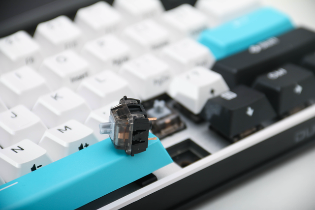 意法半导体|杜伽K330w Plus体验：三模连接，全键热插拔，满足你的客制化