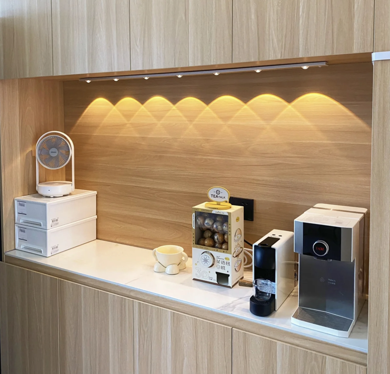 能给家里装这些物件的，起码也得是个90后，年龄大的人理解不了