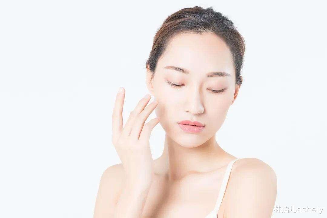 蜂蜜 毛孔肌看过来，这4个缩毛孔技巧必学，搭配酸类精华，效果更是惊艳