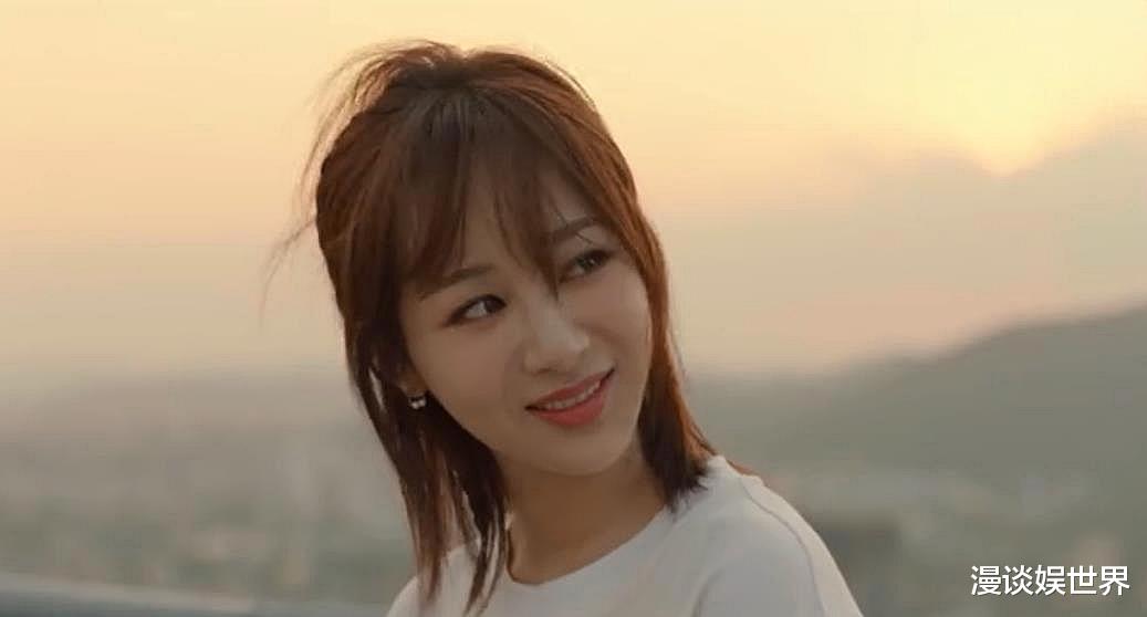 肖战|碰到杨紫人生遇上滑铁卢？肖战在采访中直叹气，“余生”有故事