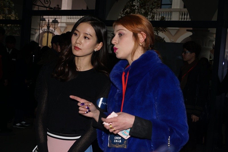 刘诗诗|刘诗诗的生图看着更美,又优雅又迷人,太适合穿包臀裙