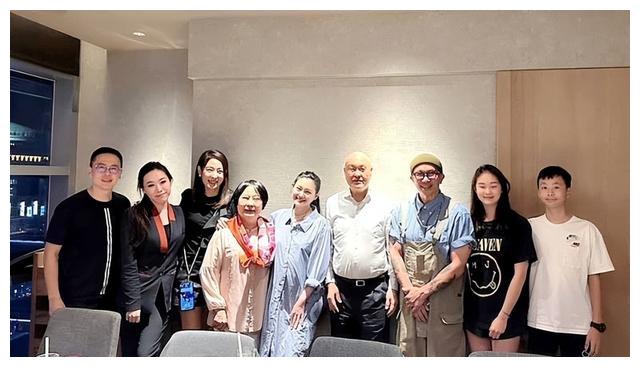 大S|真怀孕？大S具俊晔私下聚会画面曝光，女方身材发福小肚凸起明显