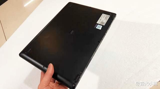 笔记本|798克机身加隐藏式接口，这台二手NEC笔记本，设计师的办公好搭档
