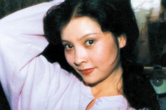 冯远征|冯远征：娶大8岁梁丹妮，婚后宠妻28年，如今年过半百满是遗憾