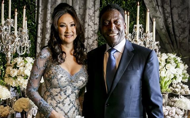 82岁贝利病情恶化！坐轮椅老到认不出发文感谢小32岁日本妻子