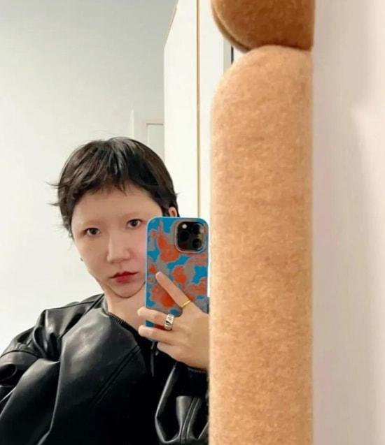 郝劭文|郝劭文二婚妻子现身直播间,素颜再惹争议,阿文霸气护妻爱意满满