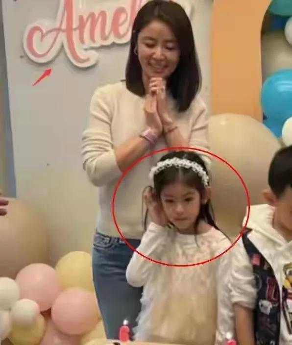 唐嫣|林心如,与其在微博跳脚泄愤,还不如好好学学小S