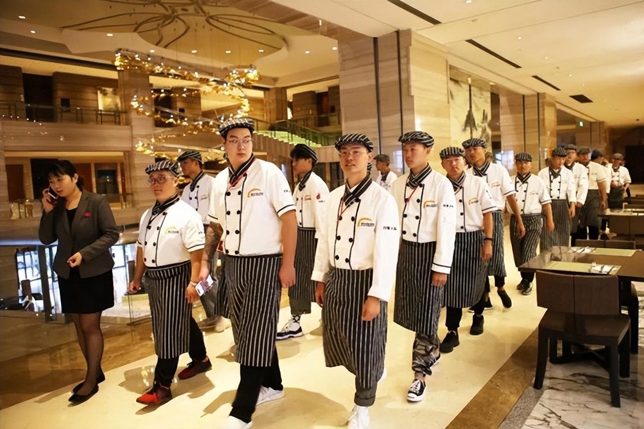 江西夫妻洗澡时意外身亡,留下8个娃!