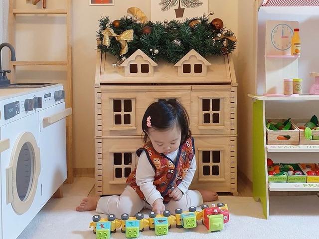 二胎妈妈晒出家居照,因阳台布置而走红,网友:有娃一定跟着学!