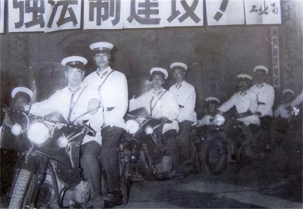 1977年,贵州男子在山洞发现两头“死猪”,牵出10具年轻女子尸体