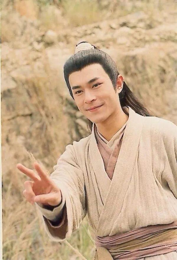 成龙|比起老戏骨,这些流量演员太拉跨了!打戏无力、假吃、用十个替身