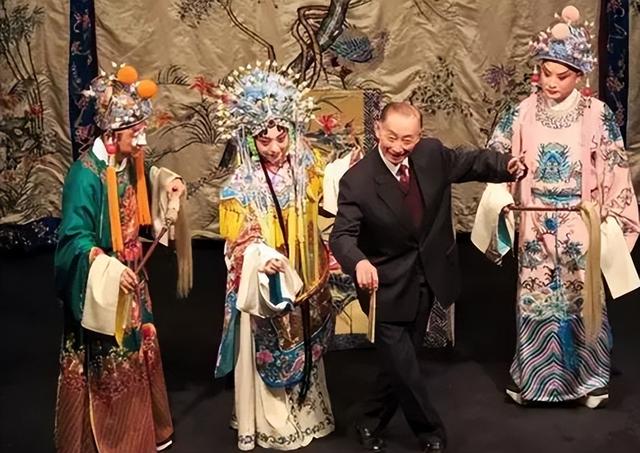 李玉刚|观众不再给李玉刚“留面子”:时代抛弃你的时候,连招呼都不会打